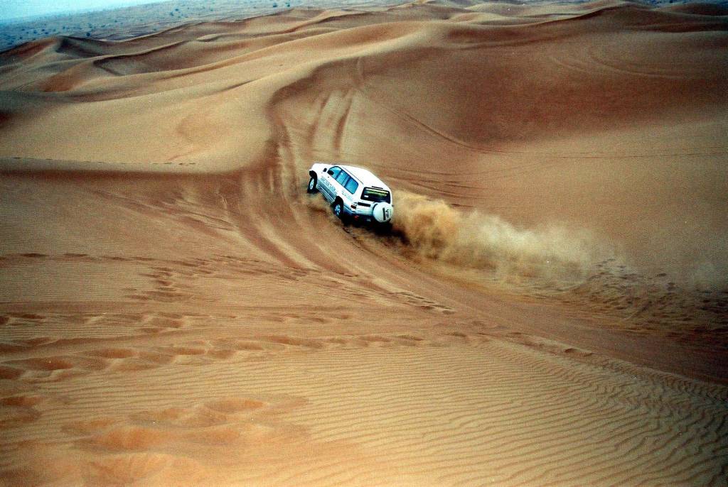 Dune Bashing in Jaisalmer : Place to visit with friends