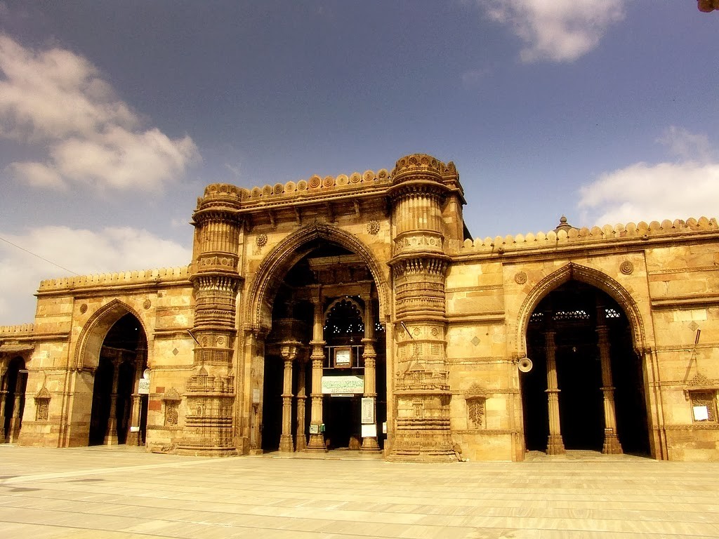 Top 10 Best Places to Visit in Ahmedabad | Tourist Attractions in Ahmedabad