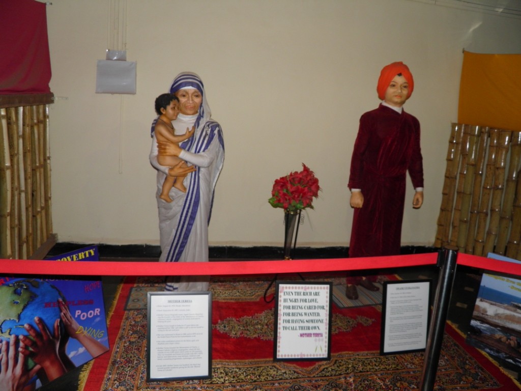 Mother Teresa & Swami Vivekananda Wax Statue