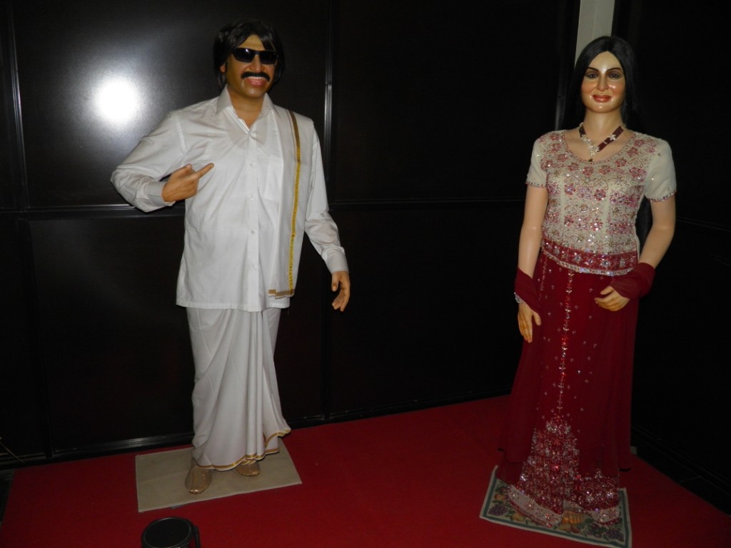 Rajnikanth & Kareena Kapoor Wax Statue
