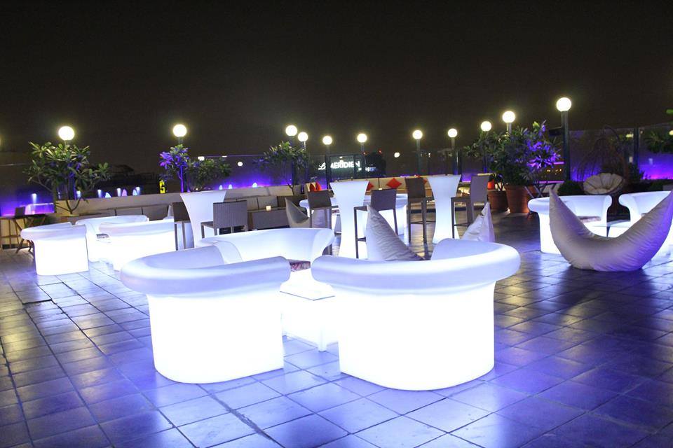 Sky Lounge Bar and Grill, Connaught Place