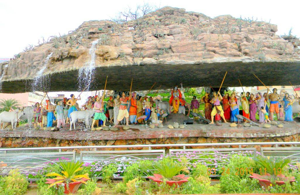 Goverdhan Mathura : Places to Visit in Mathura, Vrindavan & Barsana
