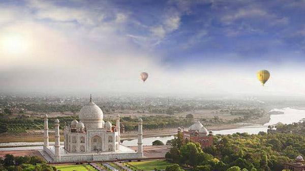 Hot Air Balloon in Agra