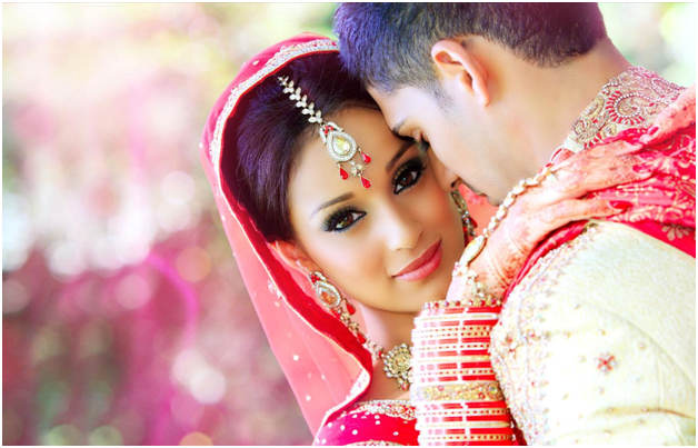 How to choose a professional wedding photographer in Delhi