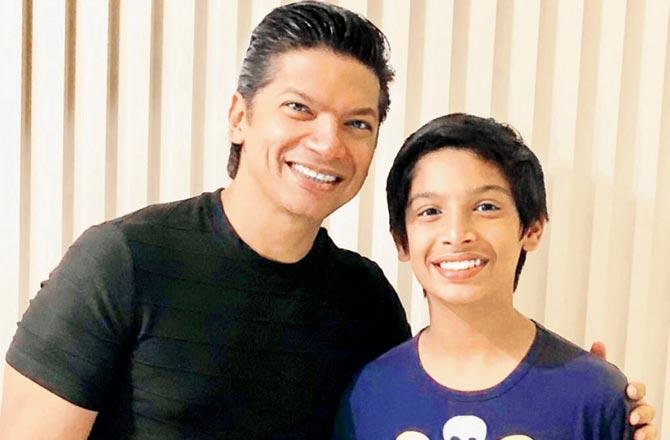 Shaan releases a Father's Day song 'Hukus Bukus' with son Shubh